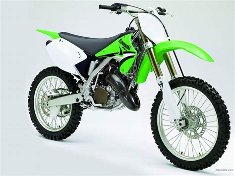 Kawasaki 125 dirt bike - With long-travel suspension, light weight and ample ground clearance, the KLX®230R is the ideal off-road adventure partner for pure off-road performance. The Kawasaki KLX®230R is the recreational trail bike for off-road adventures, featuring a capable 233cc fuel-injected engine, steel perimeter frame, and long-travel suspension.